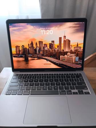 продаю MacBook Air m1 2022г 8/256gb