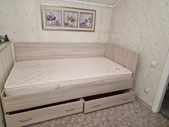 СРОЧНО Кровать угловая с матрасом