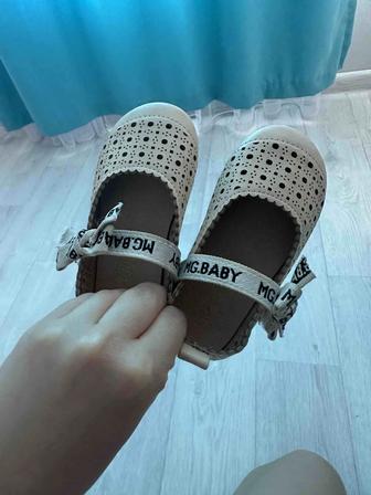 Продам детские балетки