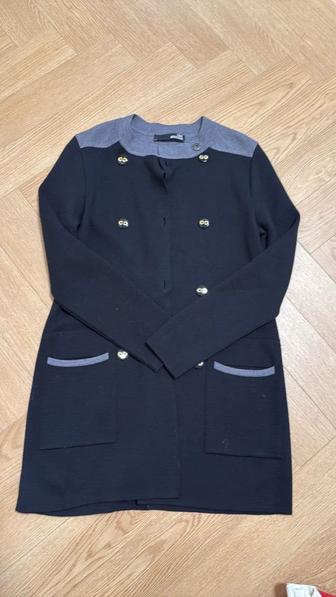 Женский вязаный пиджак