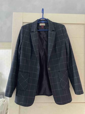 Продам женские пиджак с брюками
