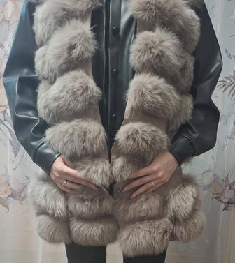 Продам жилетку женскую с меха кролика.