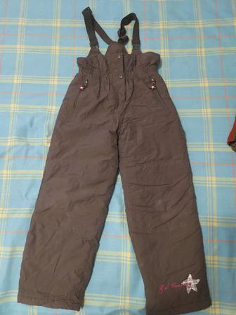 Продам брюки для девочек.