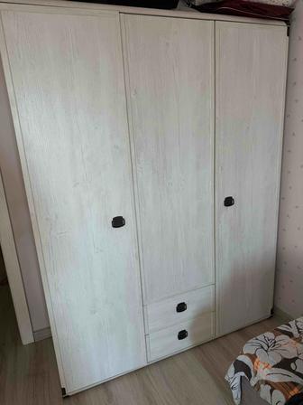 Продам спальный гарнитур