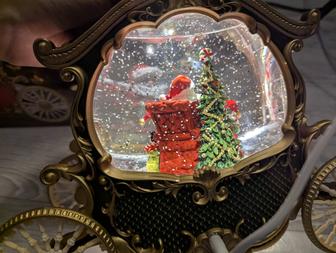 Музыкальная карета с сантой