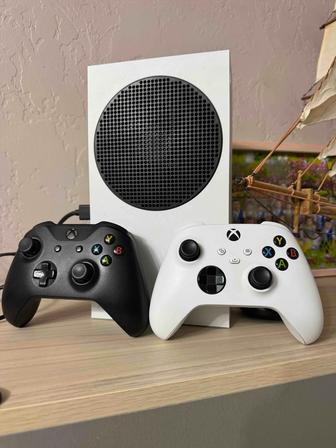 Продаю Xbox Series S