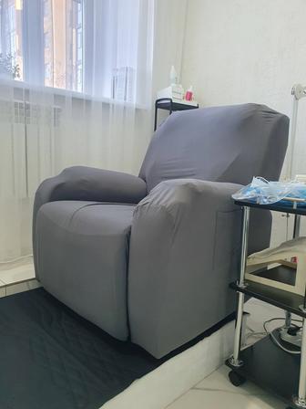 Кресло реклайнер с подиумом и чехлом в подарок. Для наращивания ресниц идеа