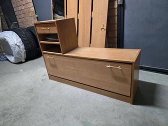 Прихожая вешалка