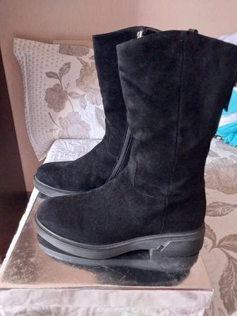 Продам зимние сапоги