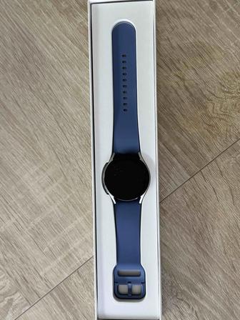 Продам смарт часы Samsung Watch 5