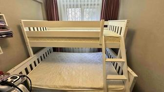 Продам двухъярусную кровать
