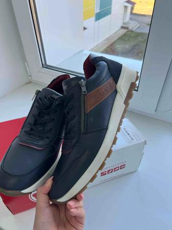 Продам мужские кроссовки НОВЫЕ