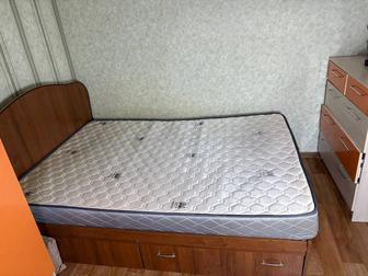 Продаю кровать с матрасом