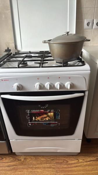 продам газ плиту гефест