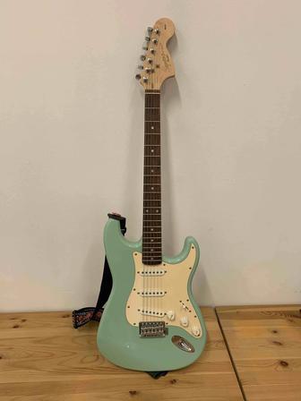 Электрогитара Squier Affinity Series Stratocaster Surf Green