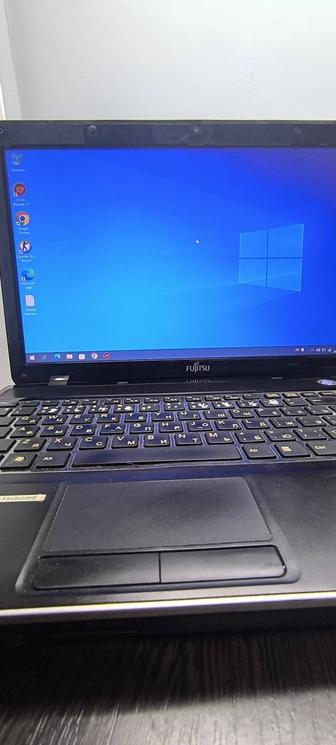 Ноутбук Fujitsu Lifebook AH531