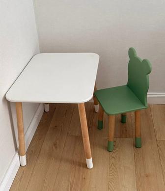 Продам детский стол со стулом
