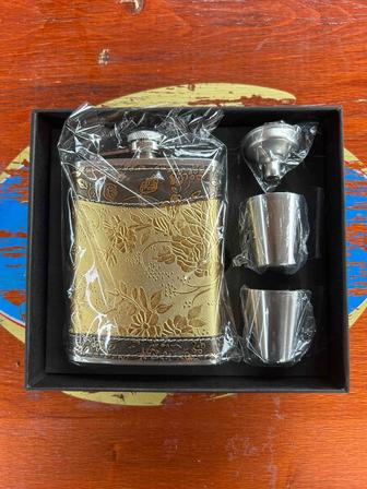 Фляжка в наборе