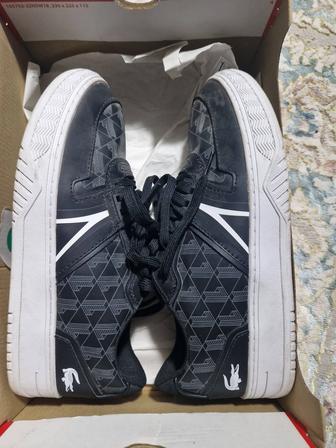 Продам оригинальные кеды Lacoste 42 размера