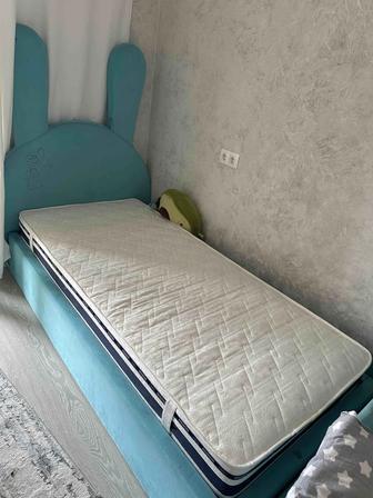 Продается кровать с ортопедическим матрасом, подъемным механизмом!