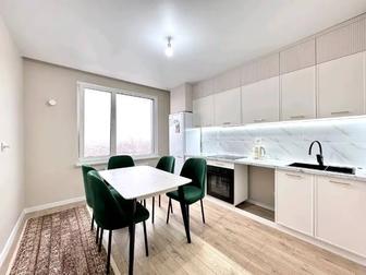 Продам стол со стульями состояние хорошее