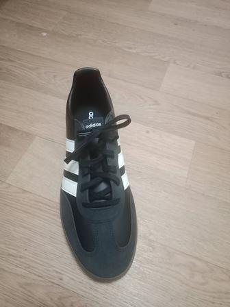 Кроссовки Адидас