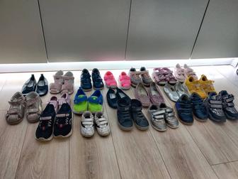 Продам 20 пар кроссовок и тд 3-4 года бу