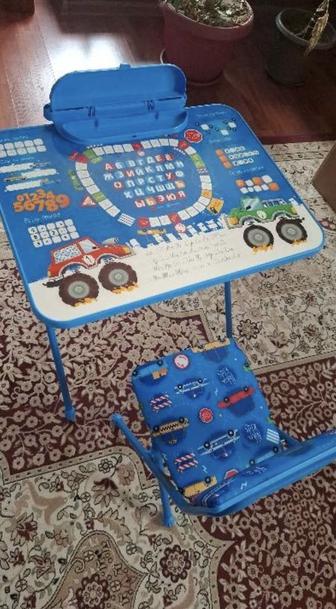 Детский парта со стулом