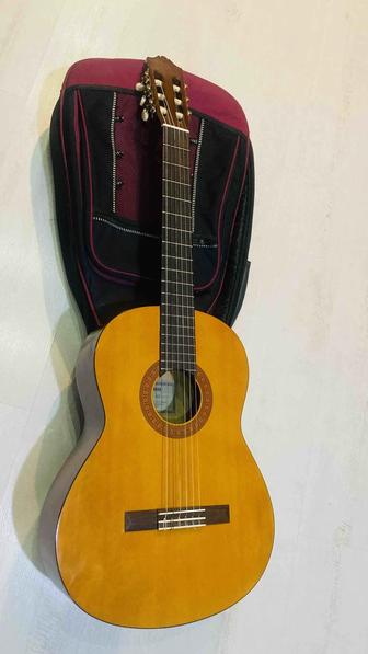 Гитара Yamaha CM-40 с чехлом