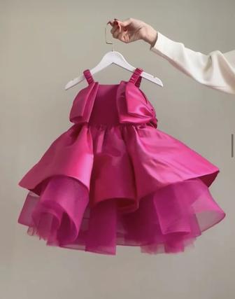 Нарядное платье для девочки 3-4 лет