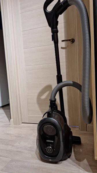 Продам пылесос samsung VC18M21D0VG/EV