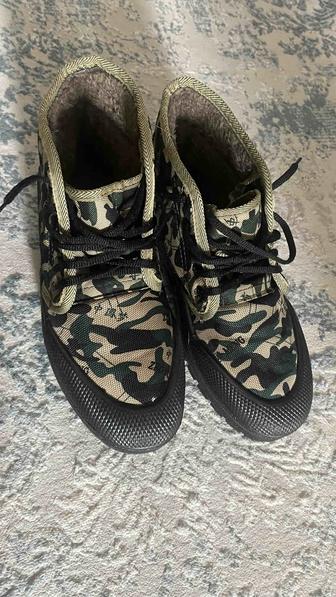 Продам ботинка