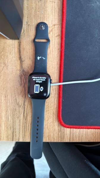Продам Apple Watch 8