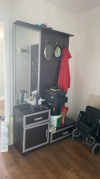 Продам прихожный шкаф