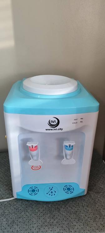 Диспенсер для воды новый