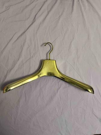 Золотые вешалки