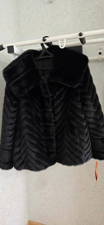 Продам шубку искусственная.