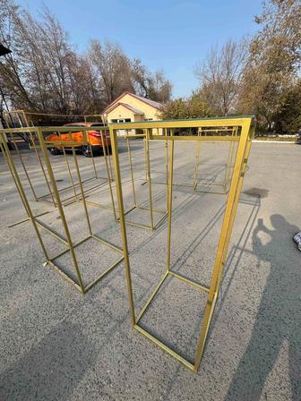 Продам оборудование, рейлы, стойки, ресепшн, плечики, манекен