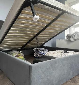 Продам двухспальную кровать срочно