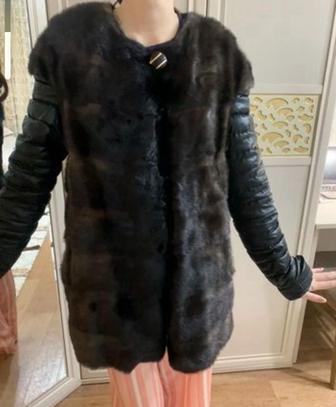 Продаю элегантную норковую шубу, с кожаными рукавами