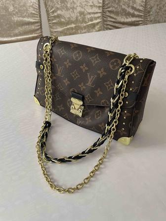 Сумочка Louis Vuitton на цепях