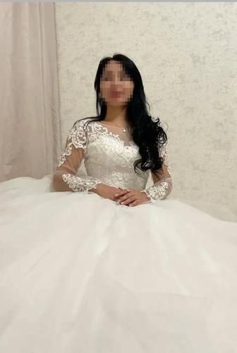 Продам свадебные платья новые