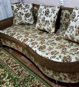 Продам диван б/у, модель рояль