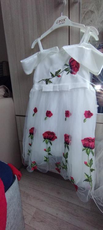 Продам детские платья