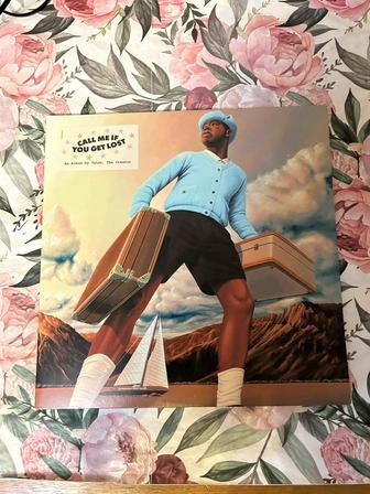 Виниловые пластинки в хорошем состоянии (Bjork, Tyler the Creator)