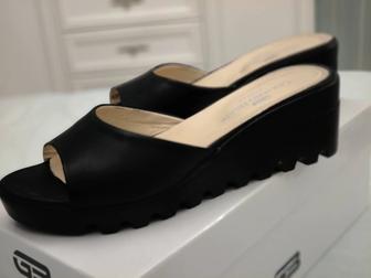 Продам шлепки натуральная кожа