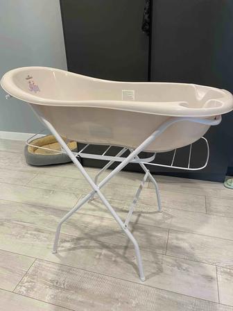 Ванночка для купания с подставкой