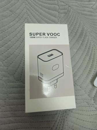 Зарядное устройство для телефона OnePlus.