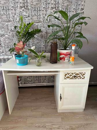 Продам спальный гарнитур