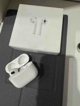 Продам кейс от наушников AirPods 3 с одним рабочим наушником левый.